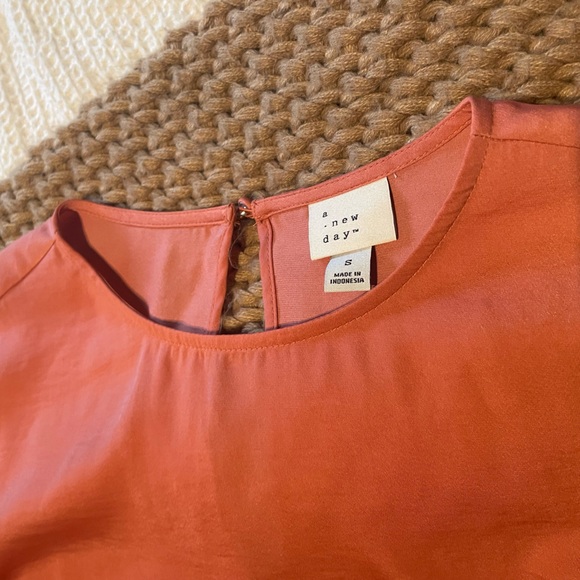 A New Day Top - Picture 3 of 3